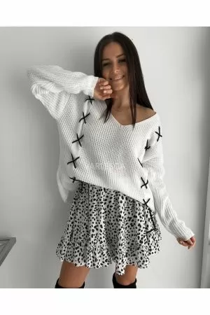 Нежна плетена блуза с дълги ръкави