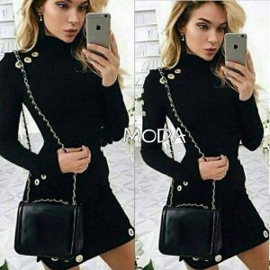 Ефектна рокля  по тялото с капси