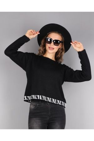 Черен пуловер с дълъг ръкав и бели мотиви