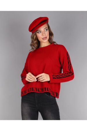 Ярко червен пуловер с черни мотиви