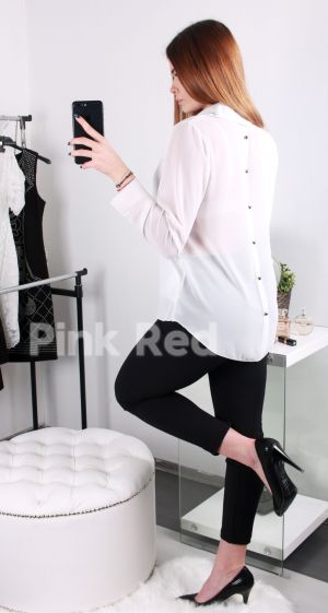 Нежна бяла блуза от фин шифон с дълги ръкави и интересно бижу - код 812