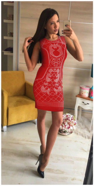 Очарователна рокля по тялото в червено