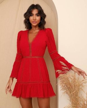 Къса ефирна рокля с орнаменти в червено - код 4718